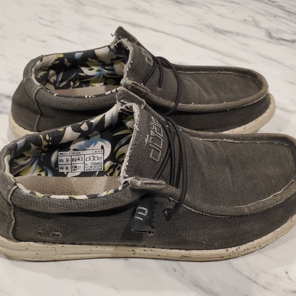 Hey Dude shoes size 9